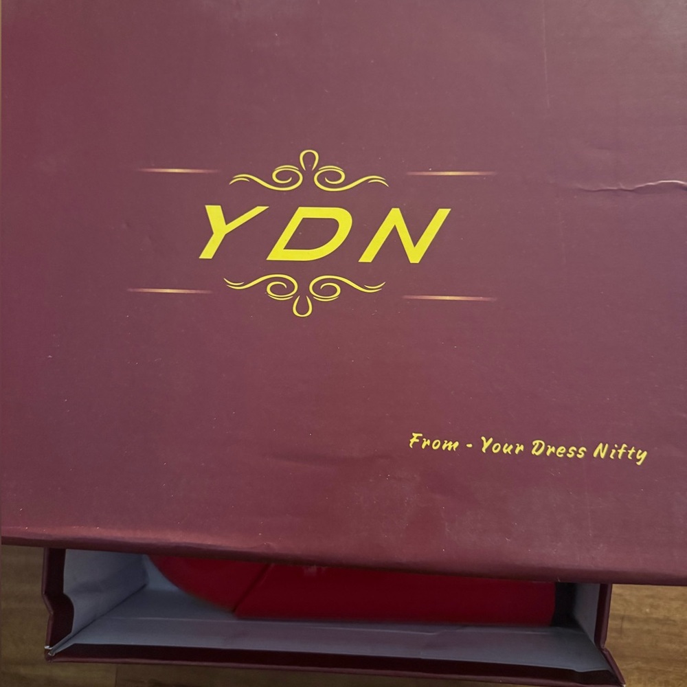 YDN Red Patent Leather Block Heels - Picture 11 of 13